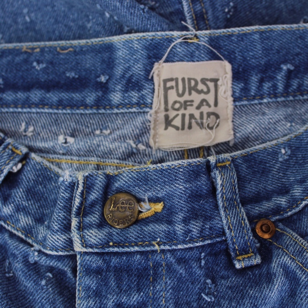 LF Furst of a Kind Distressed Mom Jean Shorts 27 - Picture 11 of 11